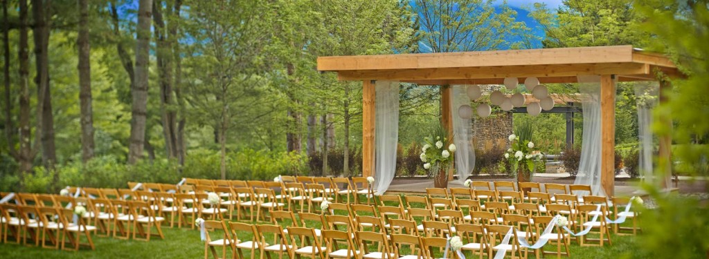 Topnotch Outdoor Wedding Venue